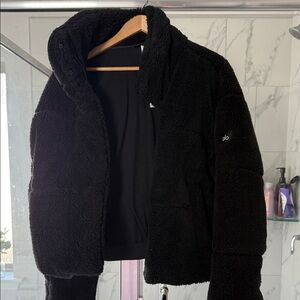ALO Yoga Snow Angel Sherpa Puffer-L